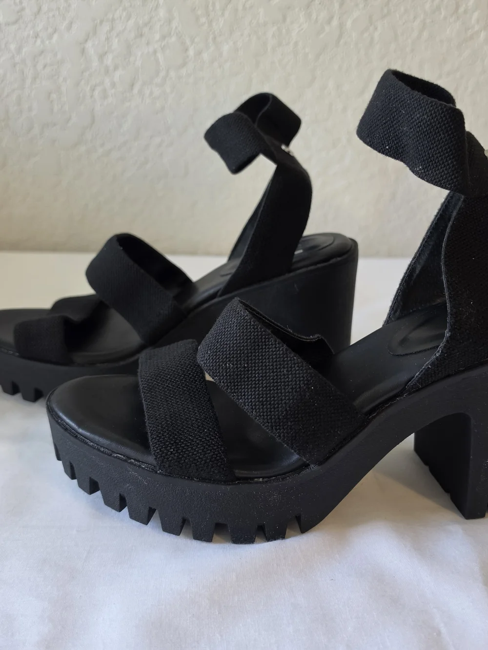 Y2K Madden NYC Women's Black Chunky Platform Sandals Size 10